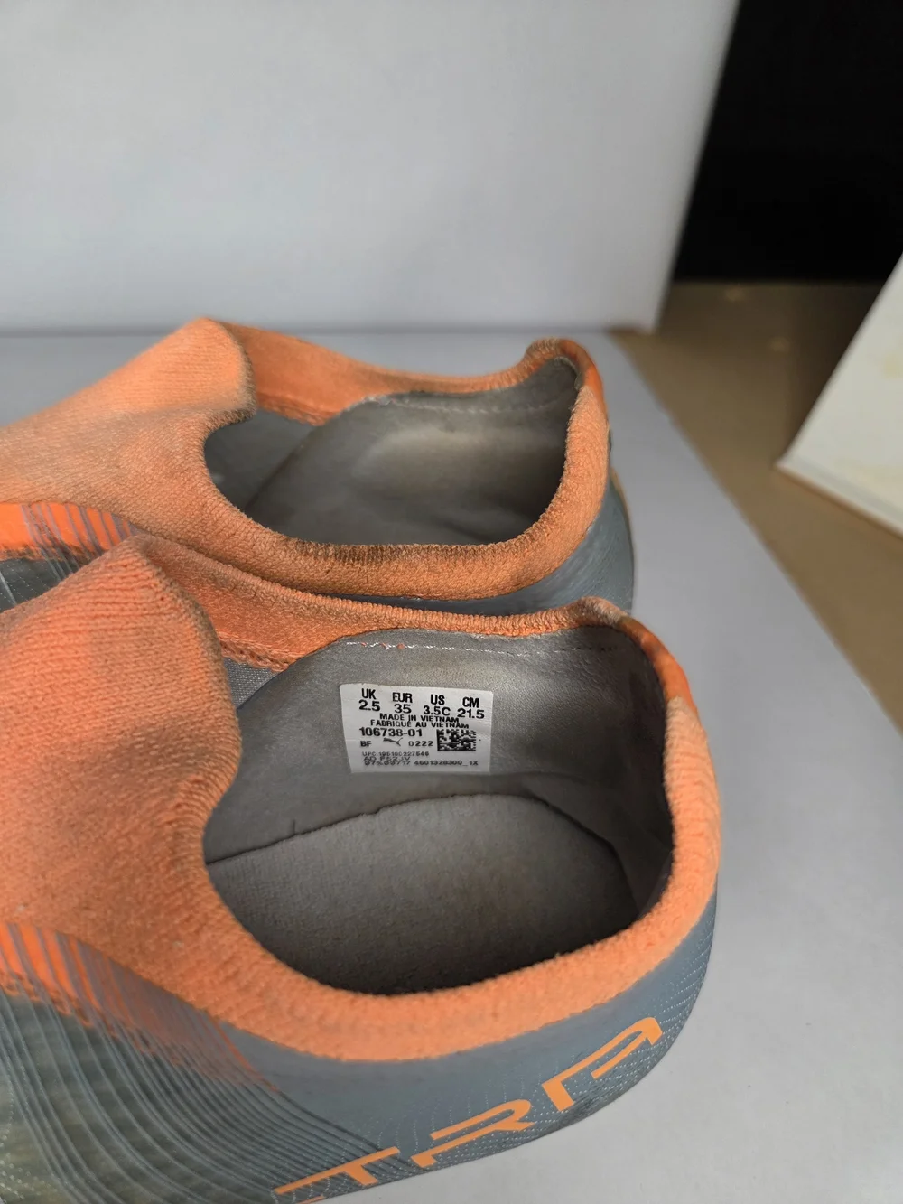 Puma Kids Soccer Cleats Ultra Matryx Pro Tech SZ 3.5 Gray Orange Slip On Laceles
